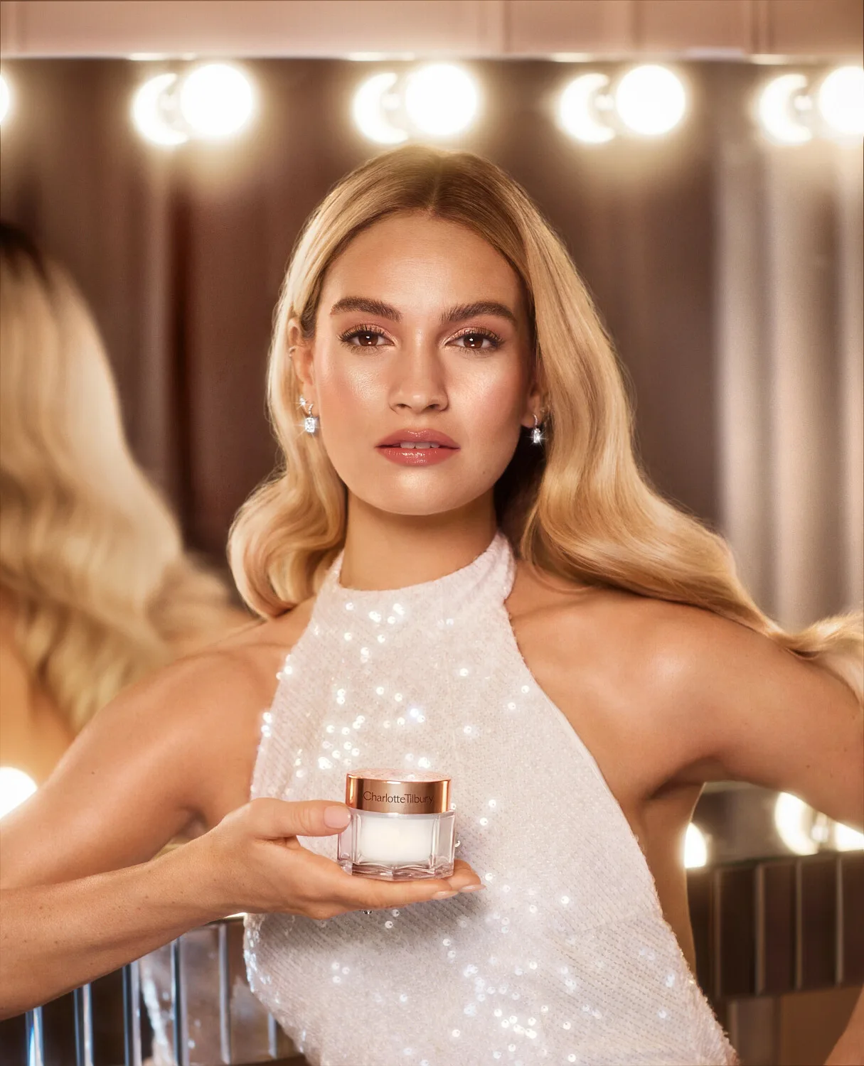 CHARLOTTE TILBURY / Lily James