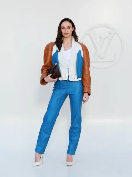 Sophie Turner x @louisvuitton in Paris 💙💙